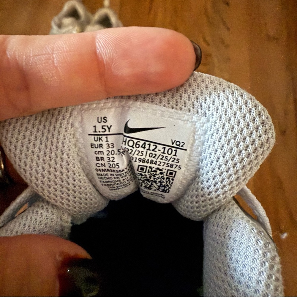 Nike Bundle (3 Pairs) – Size 1Y + 1.5Y | V2K Run | Vomero 5 - Picture 11 of 15